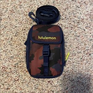 Lululemon Athletica camo cross body bag